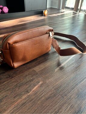 Leather Crossbody Bag - Brown